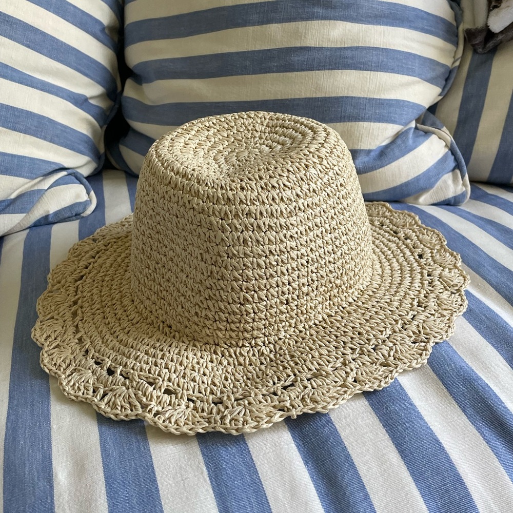 NEW woven bucket hat